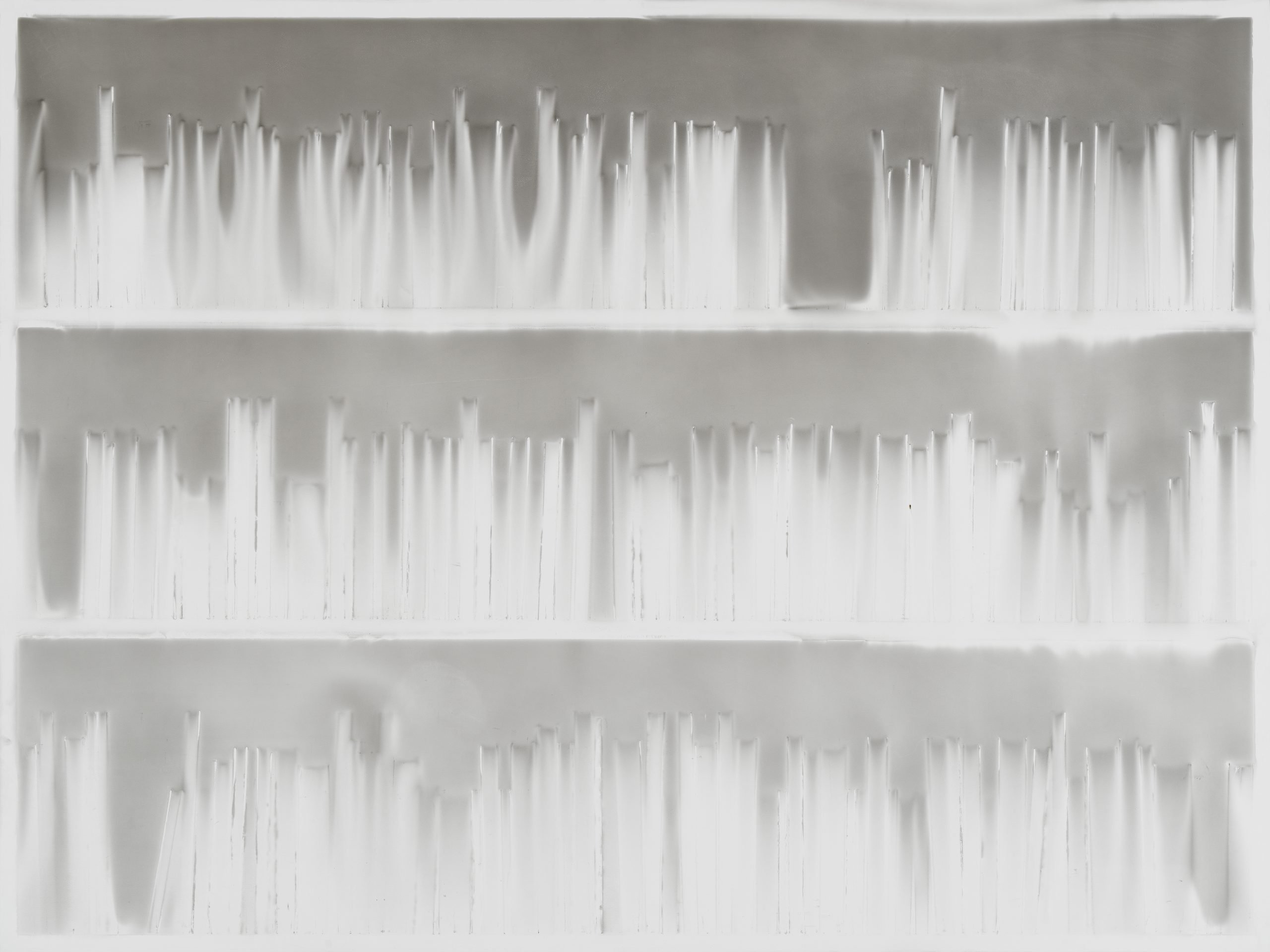 Claudio Parmiggiani, Senza titolo, 2023, fum&eacute;e et suie sur panneau, 40x40 cm