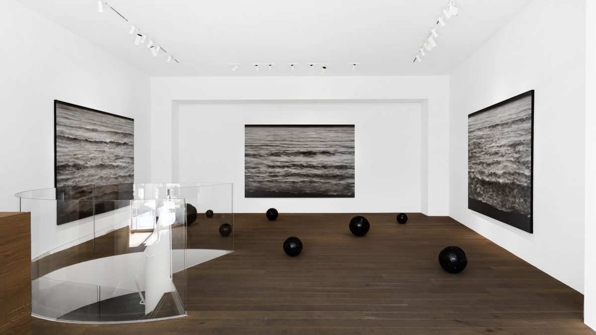 Veduta della mostra, Abel Herrero. Jeux dangereux, Tornabuoni Art Paris, 2024