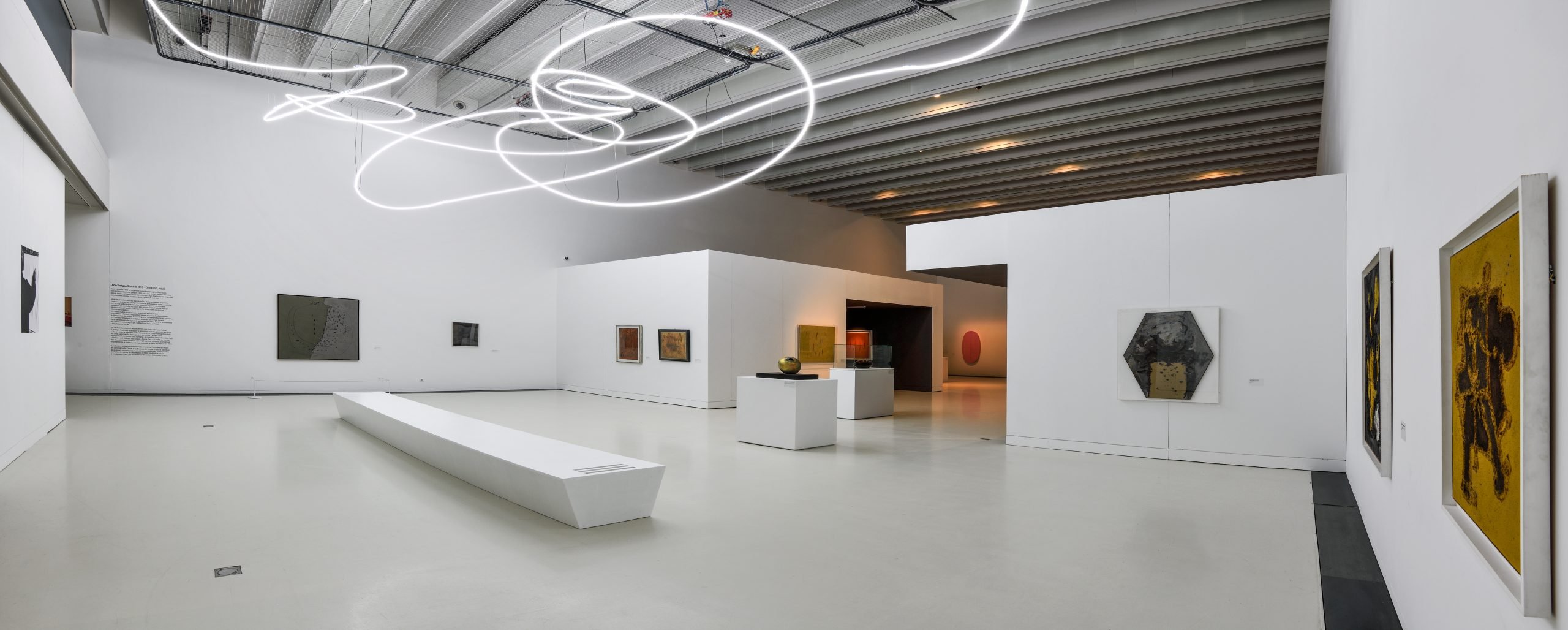 Lucio Fontana. Un futuro c’è stato, Musée Soulages, Rodez, 2024. Photo Musée Soulages, Rodez. Photo Thierry Estadieu