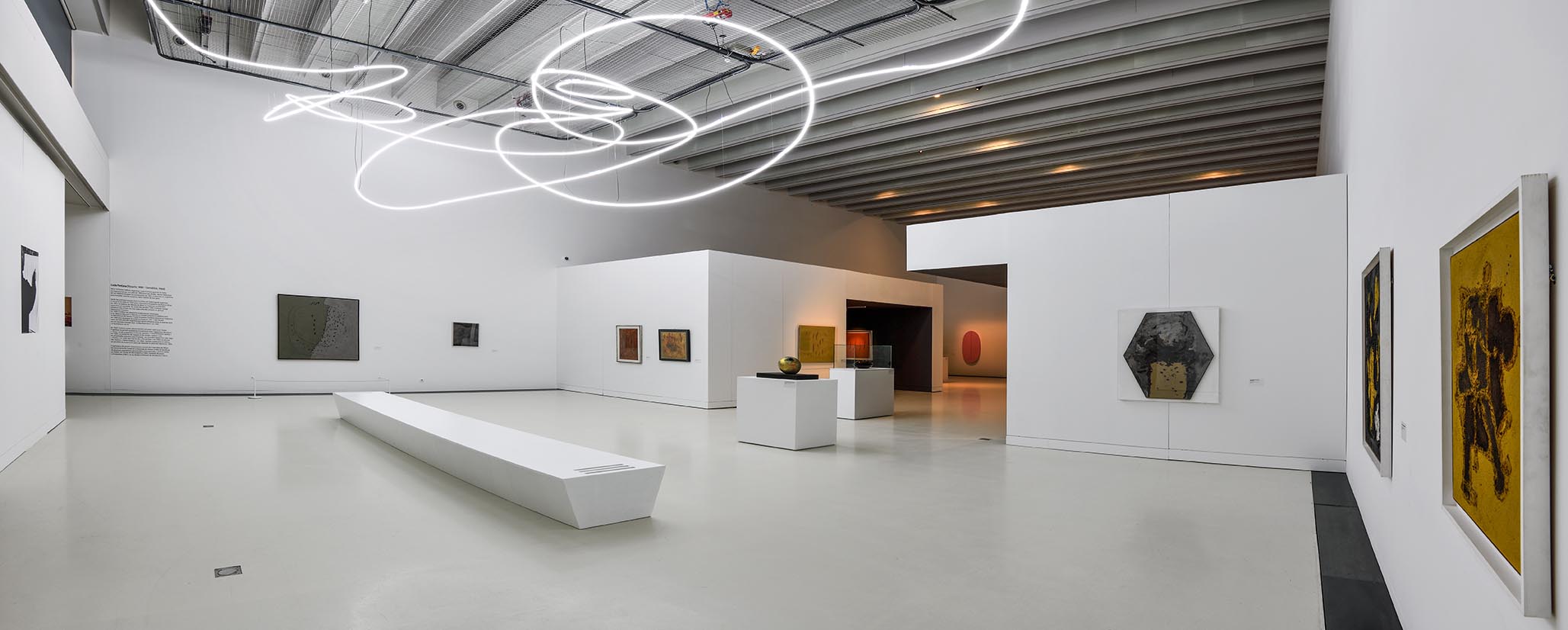 Lucio Fontana. Un futuro c’è stato, Musée Soulages, Rodez, 2024. Photo Musée Soulages, Rodez. Photo Thierry Estadieu Lucio Fontana. Un futuro c'è stato, Musée Soulages, Rodez, 2024. Photo Musée Soulages, Rodez. Photo Thierry Estadieu