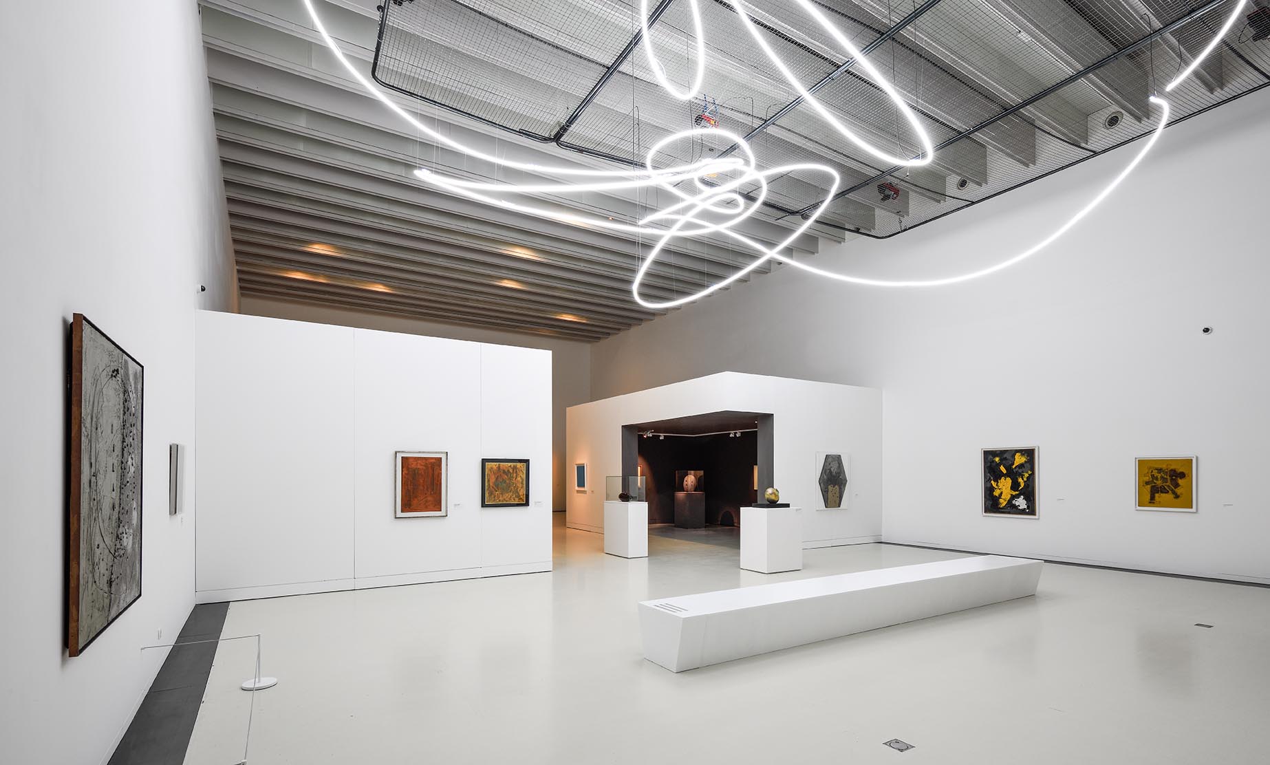 Lucio Fontana. Un futuro c’è stato, Musée Soulages, Rodez, 2024. Photo Musée Soulages, Rodez. Photo Thierry Estadieu Lucio Fontana. Un futuro c'è stato, Musée Soulages, Rodez, 2024. Photo Musée Soulages, Rodez. Photo Thierry Estadieu