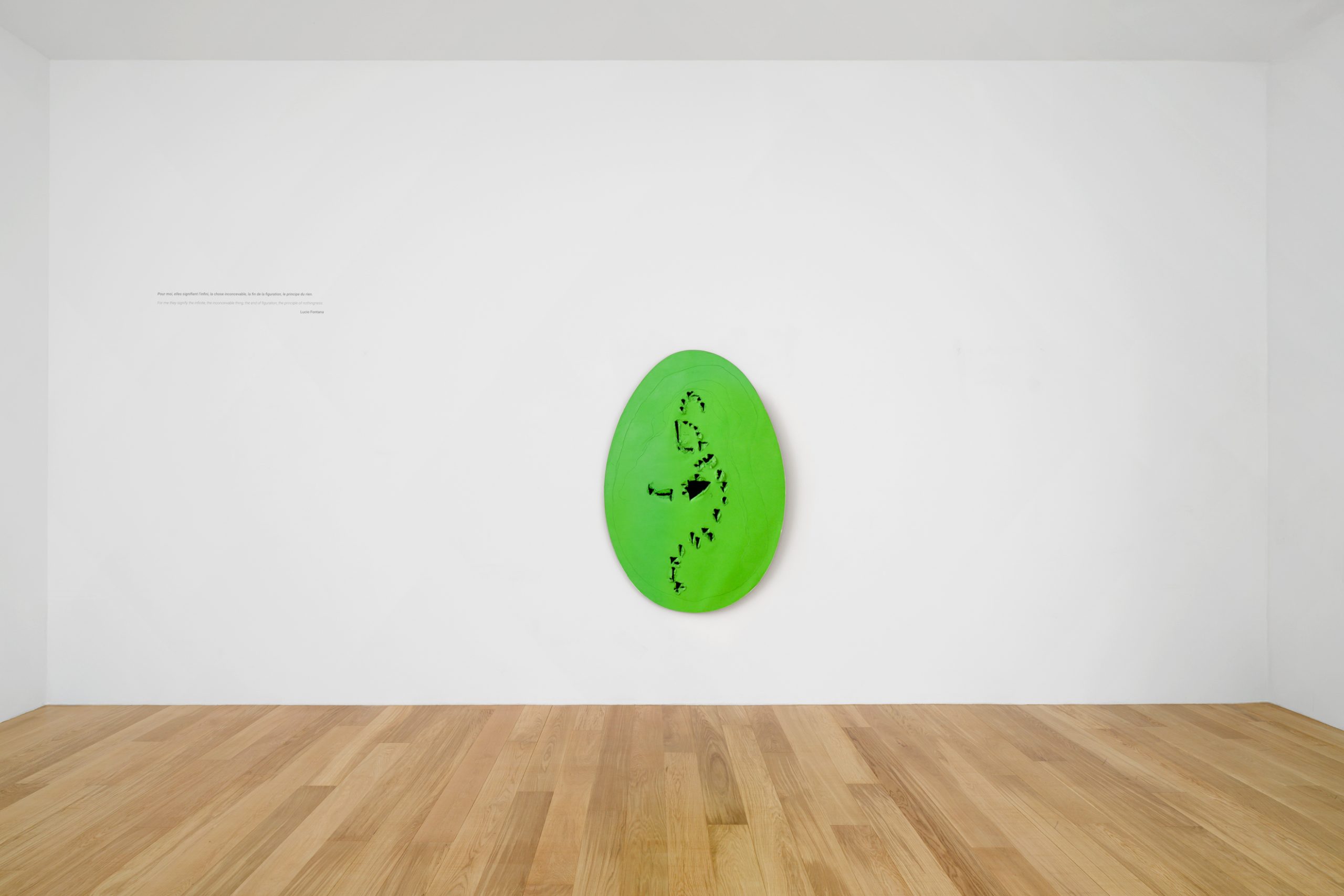 Vue d&rsquo;exposition, Au-Del&agrave;. Morandi / Fontana, Tornabuoni Art Paris, 2025