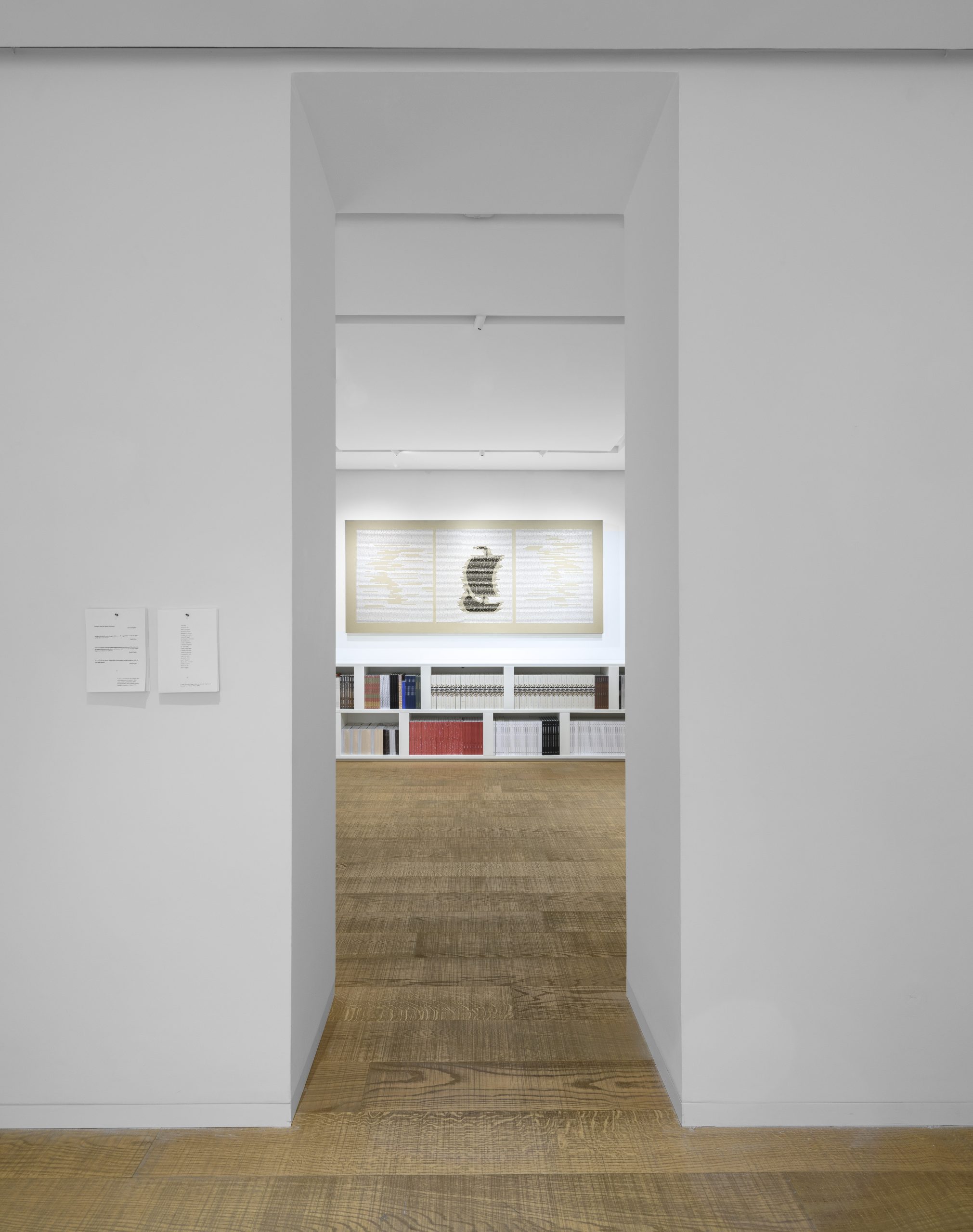 Emilio Isgr&ograve;. Rosso Shakespeare, Tornabuoni Arte, Roma, 2025. Ph. Giorgio Benni