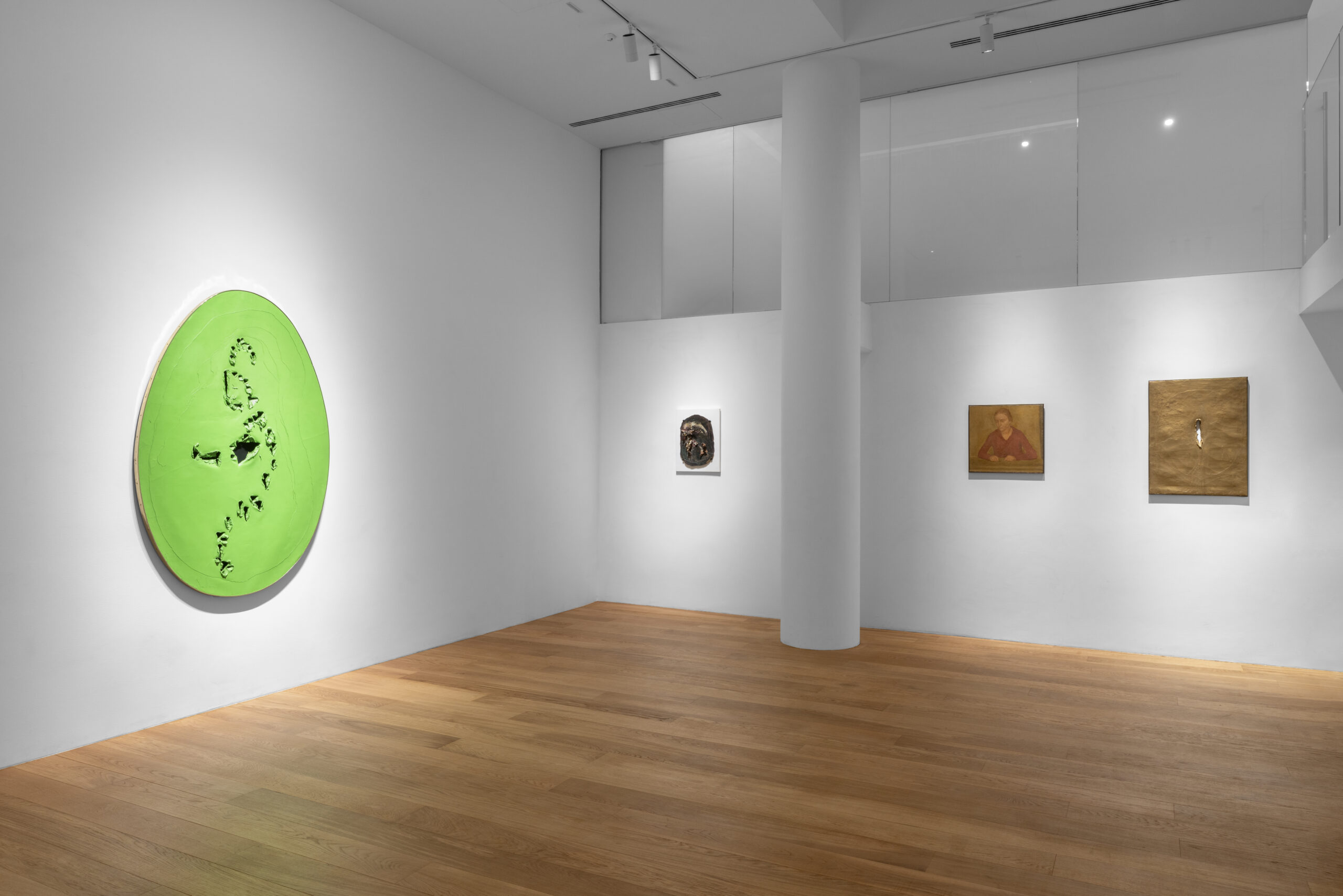 Vue d&rsquo;exposition, Au-Del&agrave;. Morandi / Fontana, Tornabuoni Art Paris, 2025