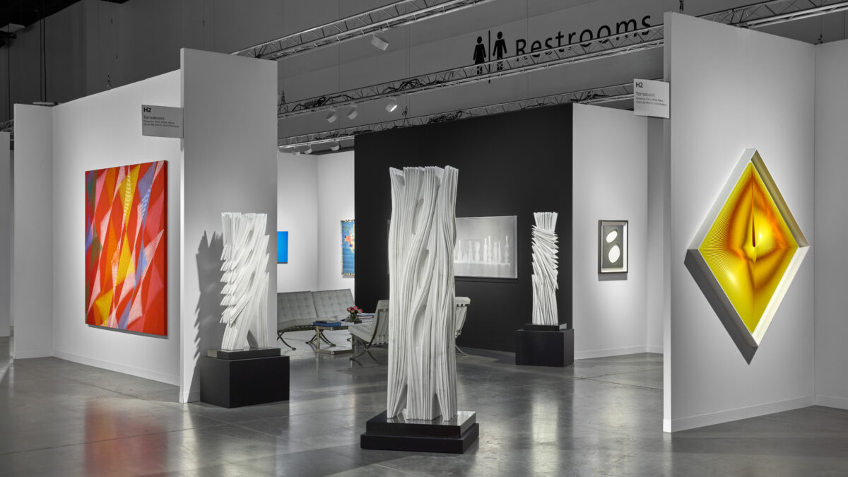 Vue de l'exposition, Tornabuoni Art, Stand H2, Art Basel Miami Beach, décembre 2025