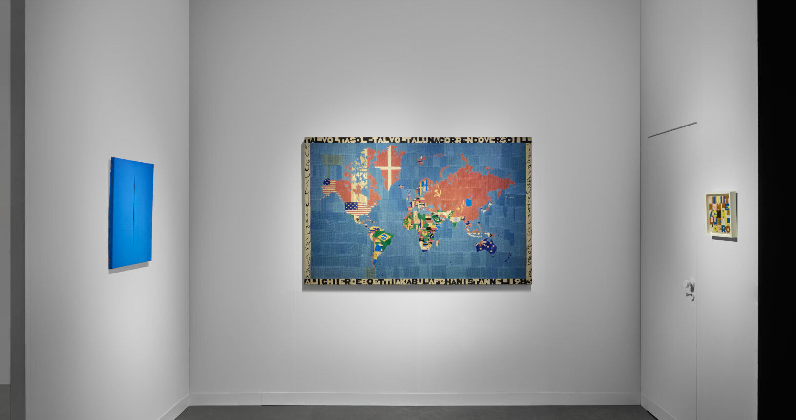 Veduta della fiera, Tornabuoni Art, Stand H2, Art Basel Miami Beach, dicembre 2025